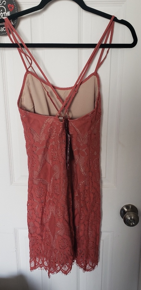 Dress - Picture 3 of 4